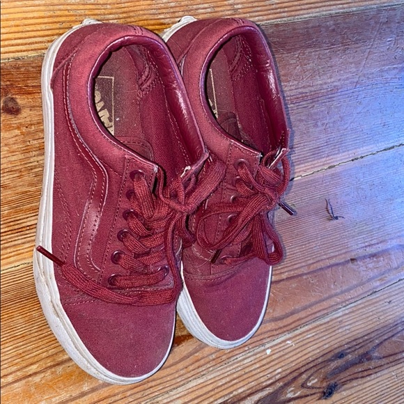 Maroon vans - Picture 2 of 2